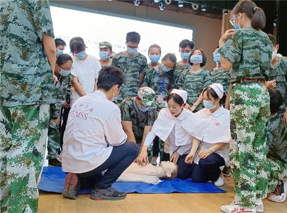 我院健康教育大讲堂进校园