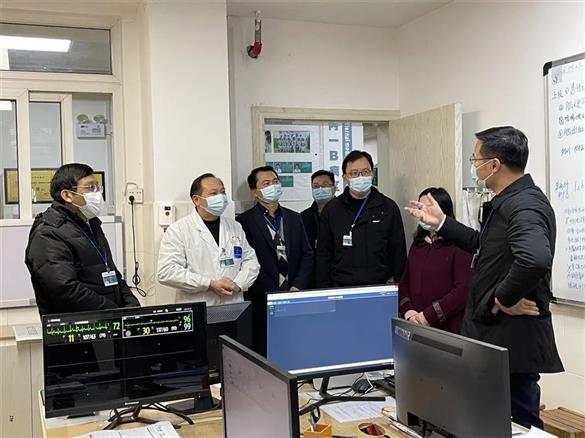 我院领导班子节后慰问临床一线医务人员