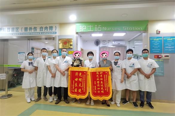 一家三姐妹成为她的“铁粉”，原因竟是...