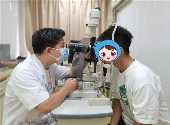 小伙眼痛三年多地求医无果，找到我院一朝治愈！