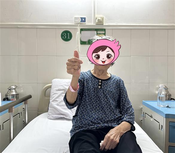 5分钟白内障手术，让百岁老人重见光明！